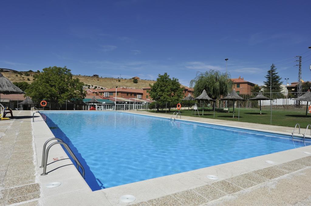 Apartamentos Turisticos Veladiez La Lastrilla Buitenkant foto