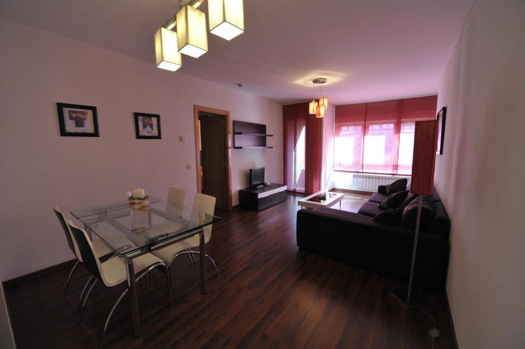 Apartamentos Turisticos Veladiez La Lastrilla Buitenkant foto